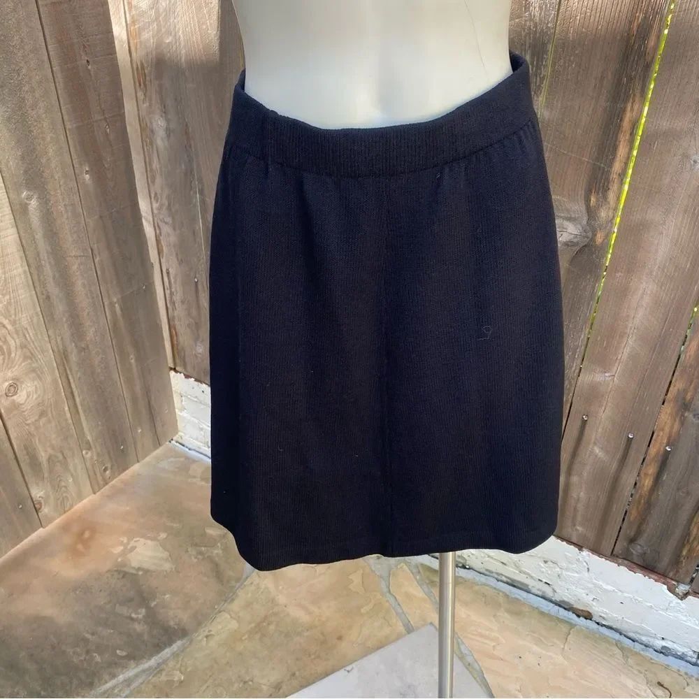 St John Classic Black Knit A-Line Skirt size 10